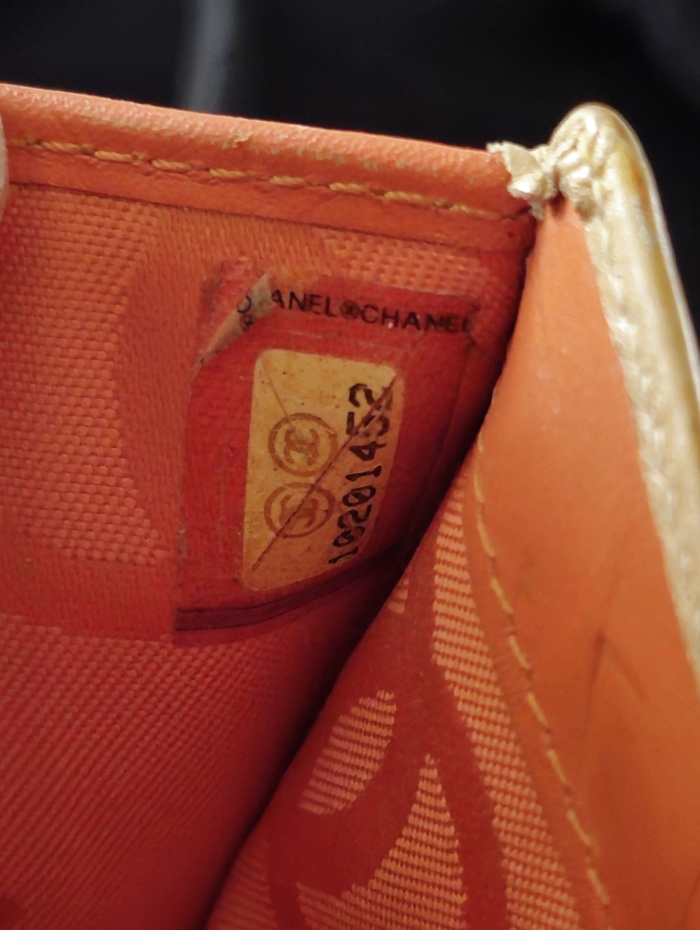 CHANEL Pale Yellow Quilted Patent Mini wallet with CC Appliqué - Picture 6 of 9